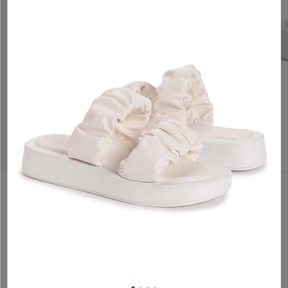 Muk Luk sandals